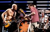 Trupa Red Hot Chili Peppers concertează în Bucureşti