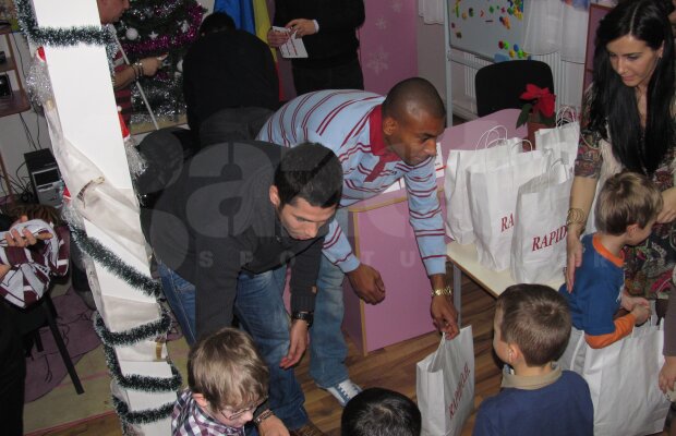 GALERIE FOTO De Moş Nicolae, rapidiştii au făcut cadouri la o grădiniţă din Ghencea