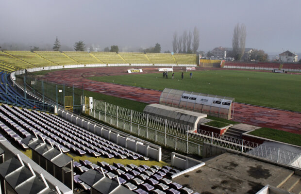 Stadionul din Piteşti va fi modernizat. Instalaţie de încălzire şi 3.000 de locuri acoperite pentru licenţa Ligii 1