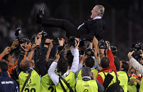 În 2004 falimentari, azi în ”optimile” Ligii! » Erupţie la Napoli