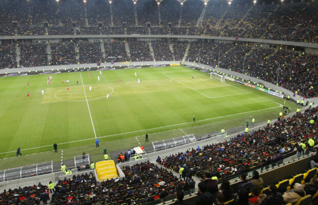 FOTO Stadioane occidentale, iarbă românească » Gazonul e distrus pe Naţional şi Cluj Arena