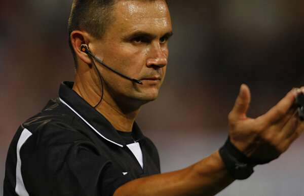 Crăciunescu: "Balaj a avut o prestaţie mai bună decît arbitrul de la Real-Barcelona"