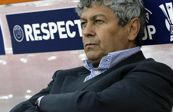Mircea Lucescu: "Sînt alături de Cornel Dinu. Trece prin momente cumplite"