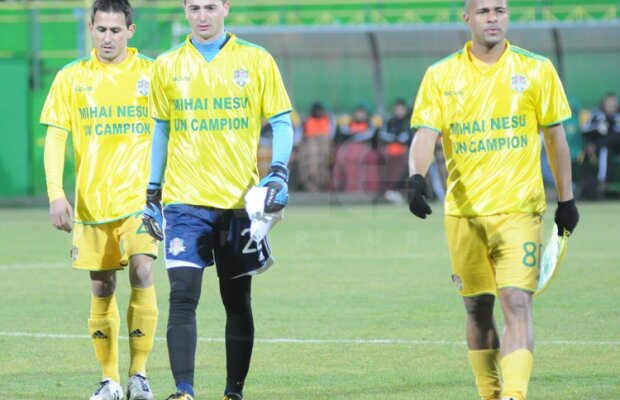 FOTO » Vasluienii şi rapidiştii îl susţin pe Mihai: "Alături de Neşu"