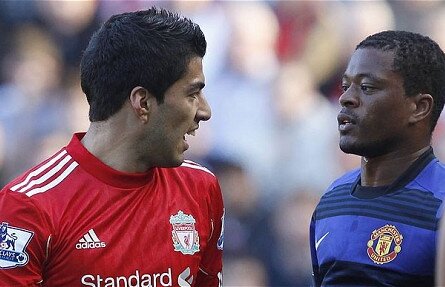 Englezii nu tolerează rasismul! Suarez, suspendat 8 etape pentru că l-a insultat pe Evra!