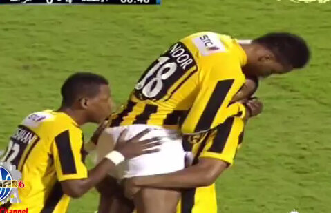 VIDEO I-a lăsat cu gura căscată pe arabi cu un gest incredibil după ce a dat gol