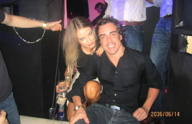 Ea i-a luat minţile lui Fernando Alonso