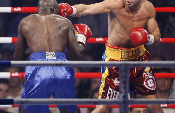 VIDEO Cele mai tari 10 knockout-uri din 2011 » Care e cel mai spectaculos?