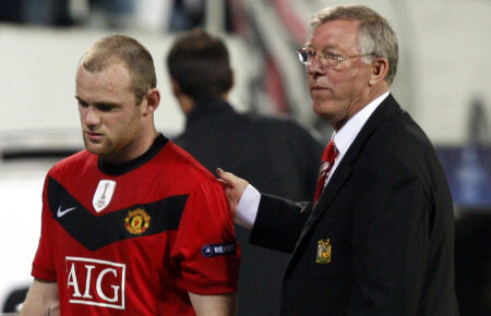 VIDEO A riscat şi a pierdut » Ferguson l-a pedepsit pe Rooney şi a luat bătaie acasă chiar de ziua lui
