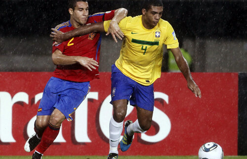 De ce e forţat Chivu să plece de la Inter » Clonă braziliană