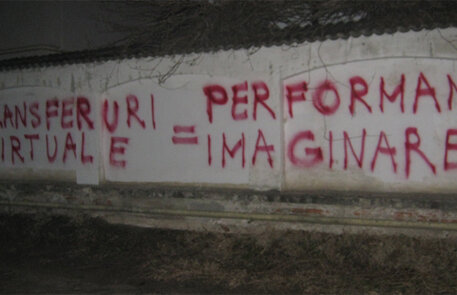 Dinamoviştii se răscoală împotriva conducerii! Au vopsit iar gardurile cu mesaje contra