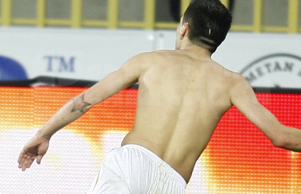 FOTO » Roş-albaştrii stau bine la tatuaje » Pîrvulescu are şi el o STEA desenată pe cot ;)