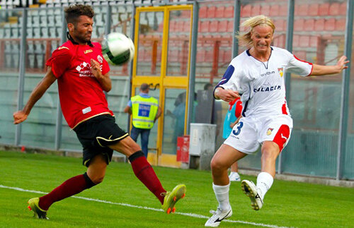 Model lîngă Messi! » Simone Farina a fost invitat de Blatter la Gala FIFA