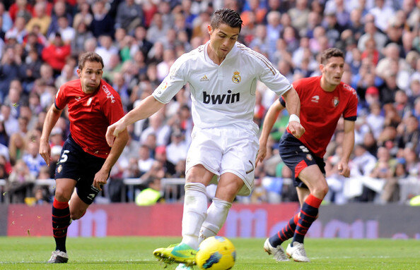 Cine va fi desemnat Jucătorul Anului 2011? Boloni mizează pe Ronaldo: "Mingea nu are secrete pentru el"