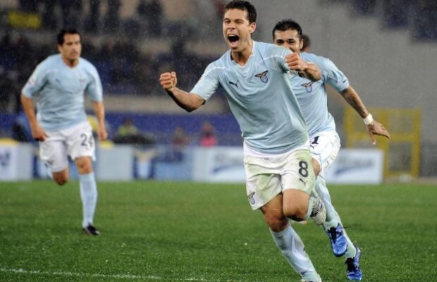 VIDEO Aşa se bate o lovitură liberă » Hernanes a marcat un gol fabulos în Cupa Italiei