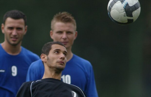 Alex Curtean a avut o copilărie grea :) ”Cîine roşu” născut din stelist 100%