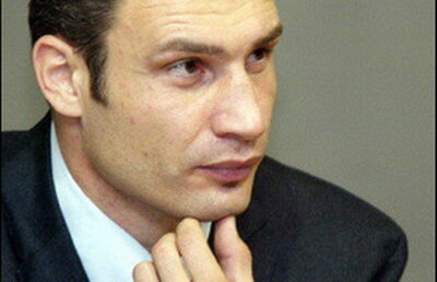 Vitali Kliciko se revoltă: ”Stadioanele construite în Ucraina pentru Euro sînt ciudat de scumpe. Să se facă anchetă”