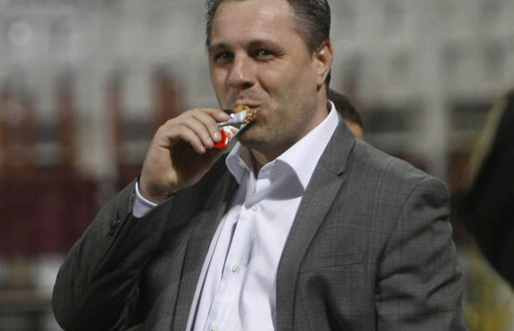 Şumudică întăreşte Braşovul! A transferat un macedonean şi un portughez