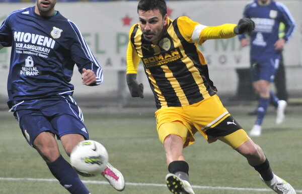 Marian Cristescu şi Hoban, rezolvaţi! "U" Cluj a bătut palma atît cu FC Braşov, cît şi cu Gaz Metan