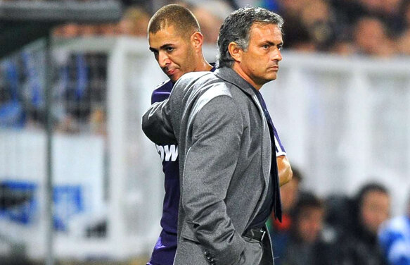 VIDEO Jucătorii se iau de Mourinho: ”Jucînd aşa, atacanţii suferă mai mult”