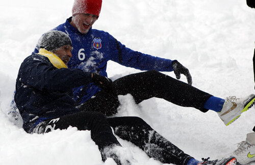 Tot cu petice! » Steaua va începe sezonul cu improvizaţii