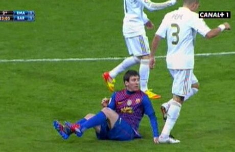 Pepe se apără » Oaia neagră de la Real-Barca îi cere scuze lui Messi "dacă s-a simţit ofensat"