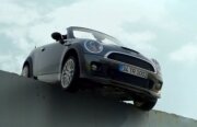 MINI Roadster îşi păstrează echilibrul