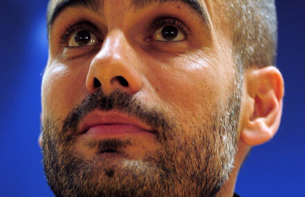 Guardiola a cîştigat premiul de Cel mai sexy antrenor al anului. Cine cîştigă El Clasico?