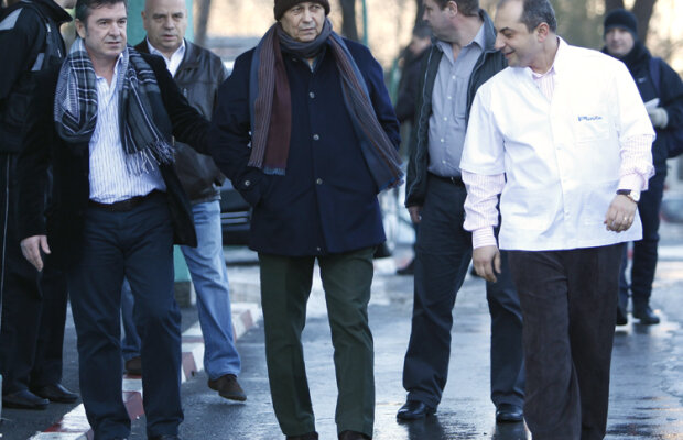 Mircea Lucescu şi vatmanul continuă să se ciondănească