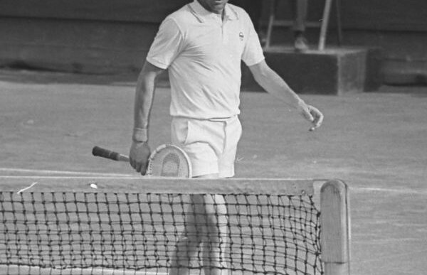 Povestea victoriei la dublu mixt de la Wimbledon 1970 » Trofeul din iarbă