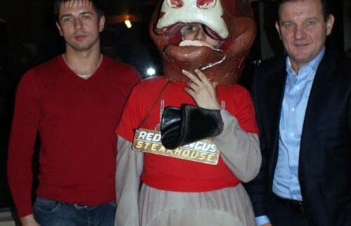 Prezentări inedite în Giuleşti » Vîtcă, prezentat cu vaca :)