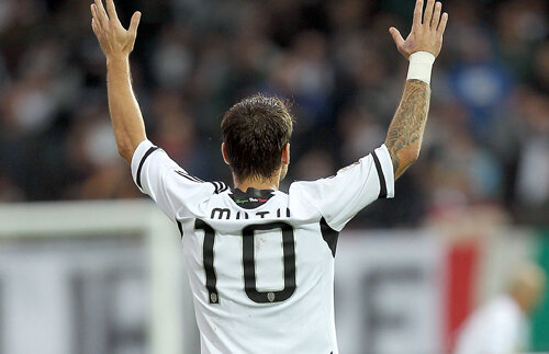 Pus la frigider! » Mutu a fost lăsat acasă de antrenor şi nu va juca cu Napoli