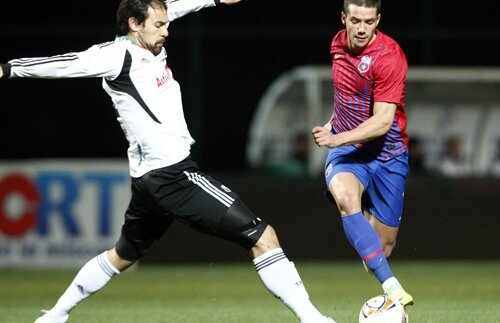 Steaua a făcut 5 transferuri, dar tot are probleme » Fără mijlocaş dreapta cu Twente?