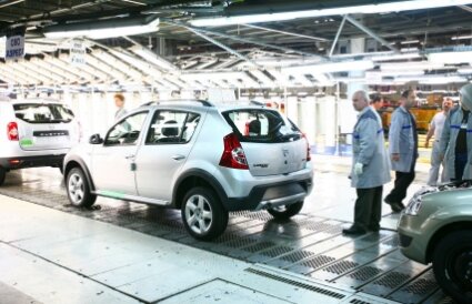 Uzina Dacia va fi închisă temporar din cauza viscolului