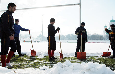 Marea deszăpezire! » Stadionul "Arcul de Triumf" va fi curăţat de peste 150 de juniori şi voluntari