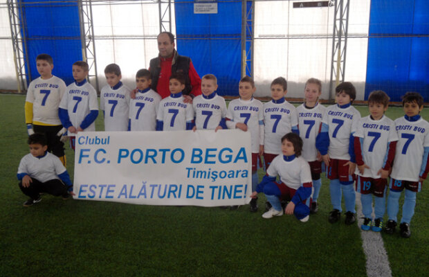 FOTO Alături de Cristi Bud » Juniorii timişoreni au afişat un mesaj de susţinere pentru atacantul Gazului