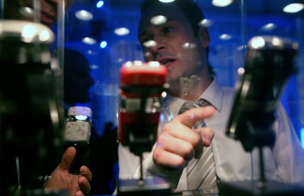 În 2011 s-au vândut mai multe smartphone-uri decât computere!