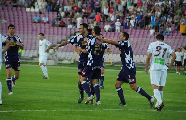 Poli nu vede niciun leu de la Consiliul Local! Ciuhandu: "Să-şi lămurească problema cu licenţa"