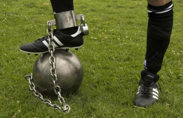 ANCHETĂ » Dezvăluiri tulburătoare în ”Cartea neagră a fotbalului est-european”