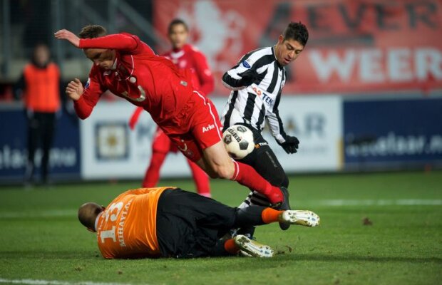 VIDEO Jucaţi în viteză! Apărarea lui Twente a fost ca o foaie de ceapă la 2-3 cu Heracles