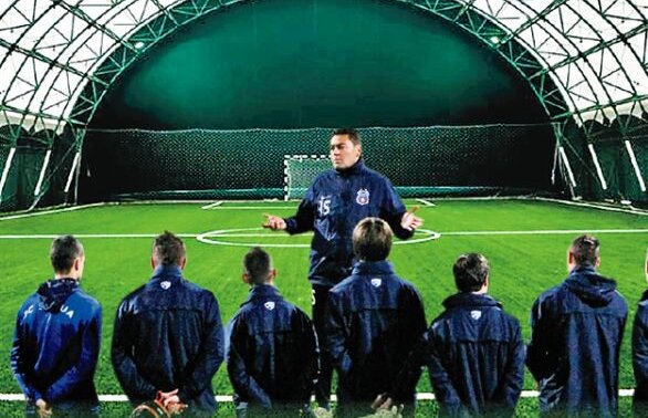 CHINUL STELIŞTILOR: nu se mai pot antrena în aer liber pînă la ora meciului cu Twente! Sinistraţi în balon