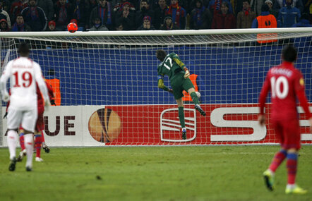 Scuzele lui Tătă » Patul e prea mic, poarta e prea mare!:)