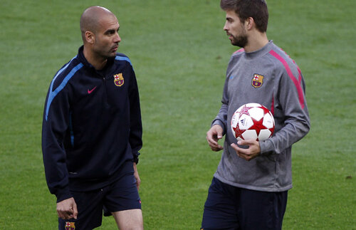 Pique se simte insultat de Guardiola: ”A luat-o razna”