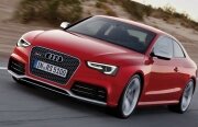 Audi RS5 cu facelift în poze noi