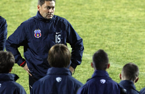 Steliştii strîng rîndurile înaintea returului de mîine seară de la Enschede » S-au cerut singuri în cantonament