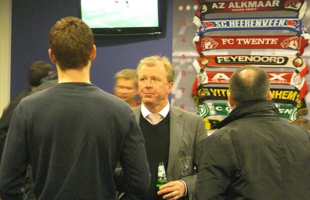 Steve McClaren a sărbătorit calificarea la o bere cu ziariştii olandezi: "N-am putea juca mereu cu Steaua?"