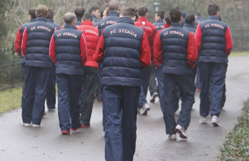 Steaua se mută la Constanţa! » Roş-albaştrii mai bifează o premieră din cauza condiţiilor precare de pregătire