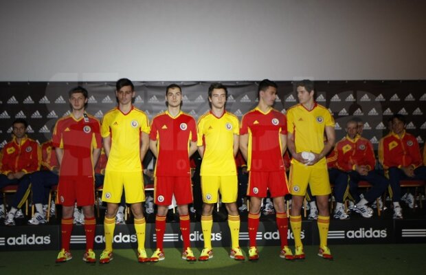 FOTO "Tricolorii" vor înfrunta Uruguay în roşu. Vezi cum arată noul echipament al naţionalei