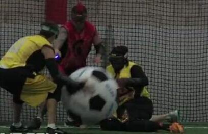 VIDEO Incredibil! S-a inventat sportul în care ai voie să-ţi electrocutezi adversarul