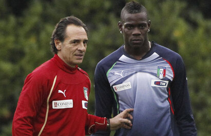 Balotelli ar putea rata Euro. Selecţionerul italian Prandelli explică de ce